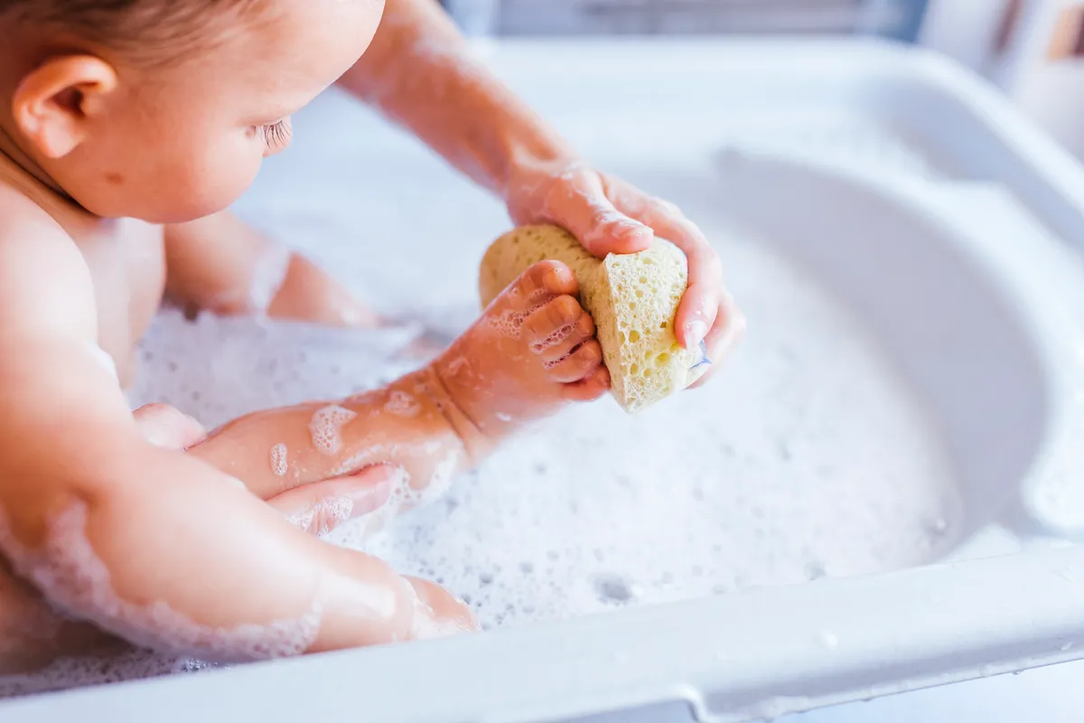 The Benefits of Sponge Bathing Your Child Zarkosa